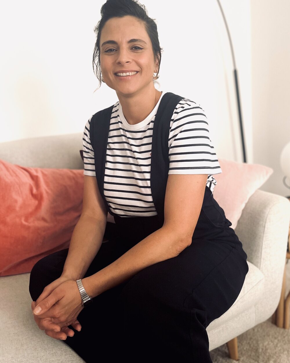 Portrait de Caroline Laurent, sophrologue et praticienne en yoga du visage