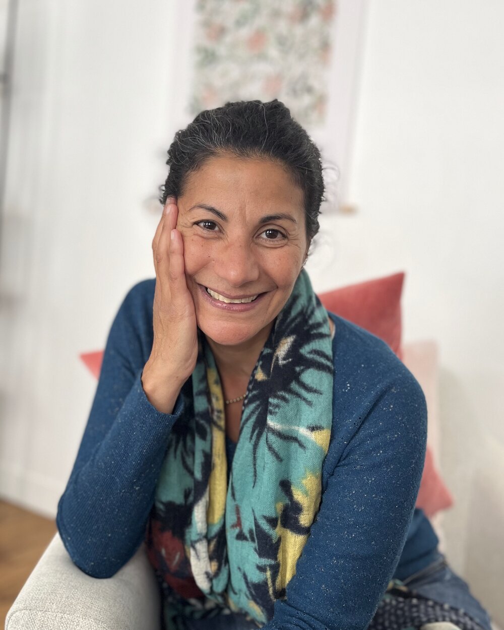 Portrait de Samira Perrussel, praticienne en Chi Nei Tsang et shiatsu